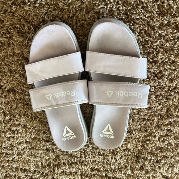 Reebok purple sandals - Picture 2 of 2